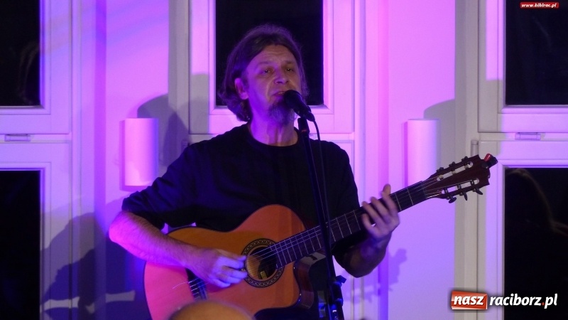 Zdjęcie w galerii na portalu naszraciborz.pl: Największa jest miłość. Rozstrzygnięcie V edycji konkursu literackiego w MiPBP wiadomości z regionu