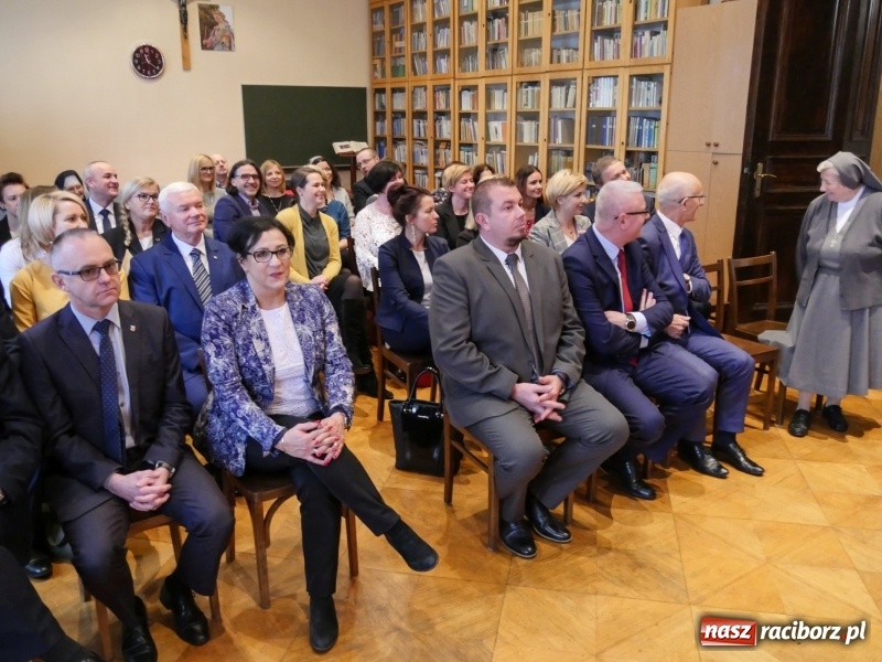 Zdjęcie w galerii na portalu naszraciborz.pl: Obchody Dnia Pracownika Socjalnego w Pogrzebieniu wiadomości z regionu