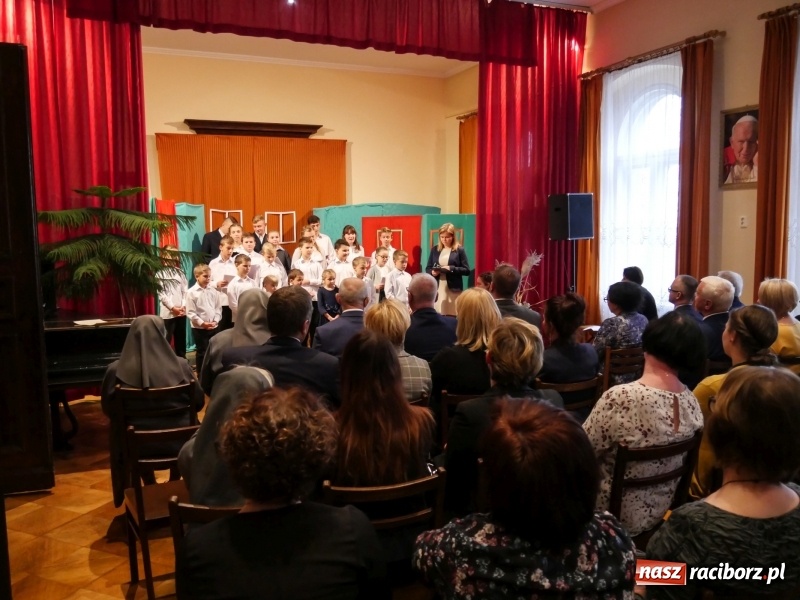 Zdjęcie w galerii na portalu naszraciborz.pl: Obchody Dnia Pracownika Socjalnego w Pogrzebieniu wiadomości z regionu