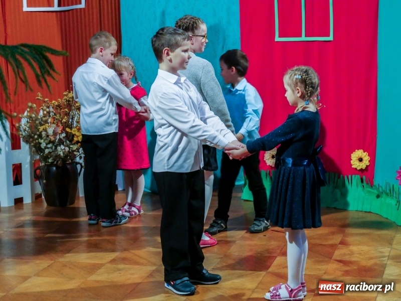 Zdjęcie w galerii na portalu naszraciborz.pl: Obchody Dnia Pracownika Socjalnego w Pogrzebieniu wiadomości z regionu