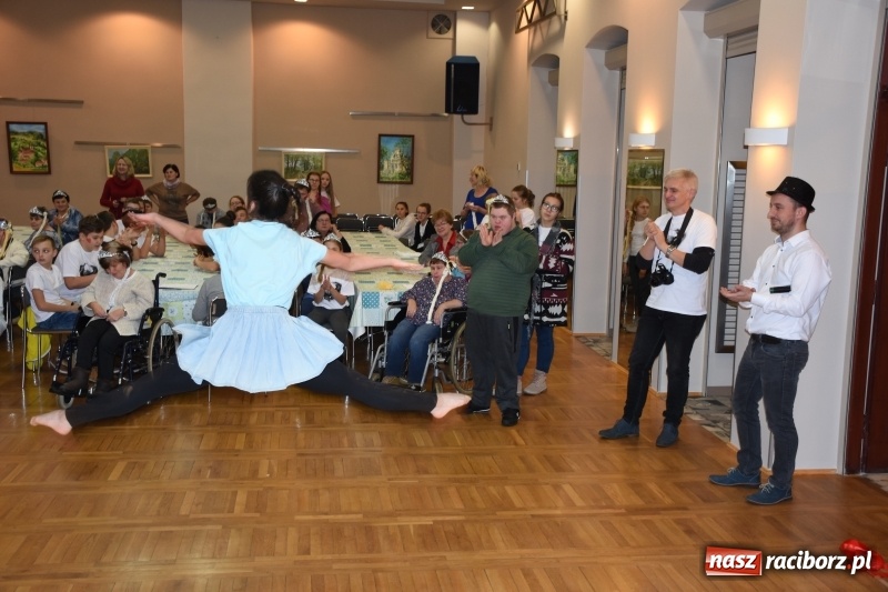 Zdjęcie w galerii na portalu naszraciborz.pl: Święto pieczonego ciasteczka w Tworkowie wiadomości z regionu