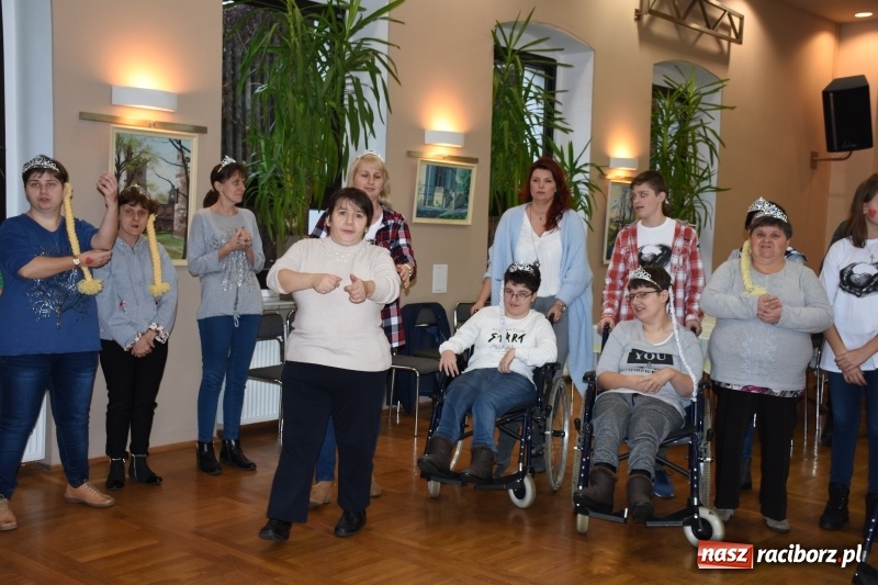 Zdjęcie w galerii na portalu naszraciborz.pl: Święto pieczonego ciasteczka w Tworkowie wiadomości z regionu