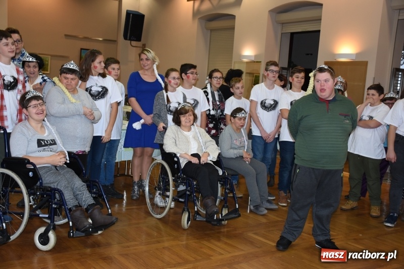 Zdjęcie w galerii na portalu naszraciborz.pl: Święto pieczonego ciasteczka w Tworkowie wiadomości z regionu