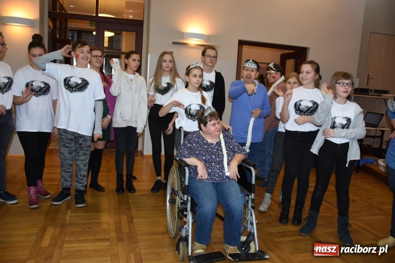 Zdjęcie w galerii na portalu naszraciborz.pl: Święto pieczonego ciasteczka w Tworkowie wiadomości z regionu