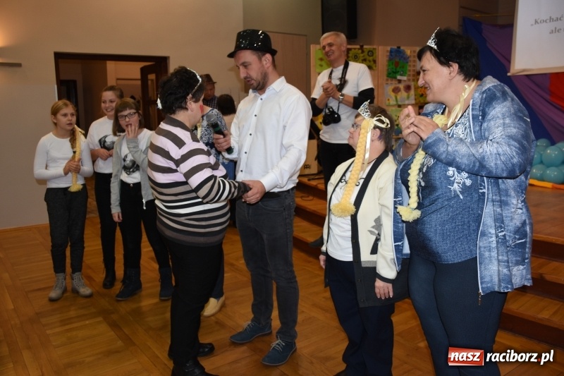 Zdjęcie w galerii na portalu naszraciborz.pl: Święto pieczonego ciasteczka w Tworkowie wiadomości z regionu