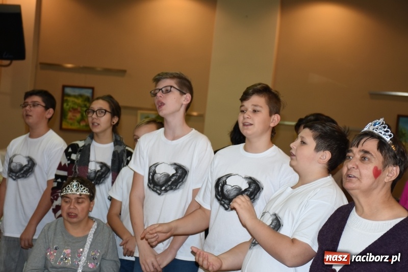 Zdjęcie w galerii na portalu naszraciborz.pl: Święto pieczonego ciasteczka w Tworkowie wiadomości z regionu