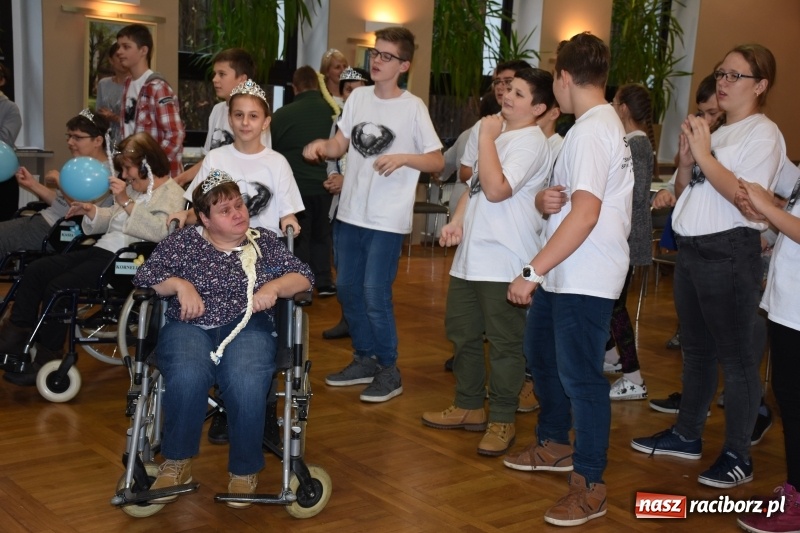 Zdjęcie w galerii na portalu naszraciborz.pl: Święto pieczonego ciasteczka w Tworkowie wiadomości z regionu