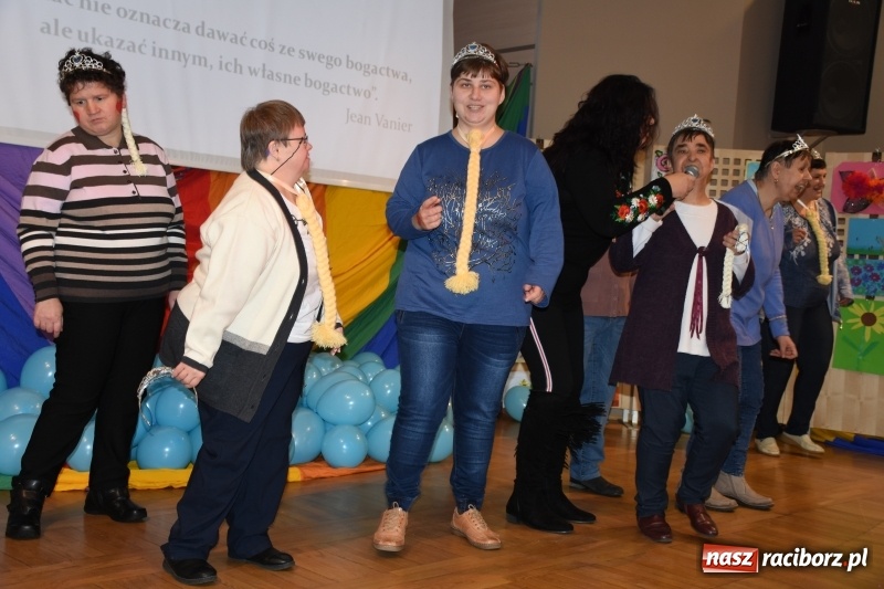 Zdjęcie w galerii na portalu naszraciborz.pl: Święto pieczonego ciasteczka w Tworkowie wiadomości z regionu