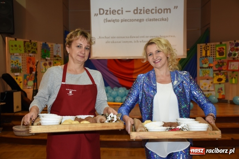 Zdjęcie w galerii na portalu naszraciborz.pl: Święto pieczonego ciasteczka w Tworkowie wiadomości z regionu