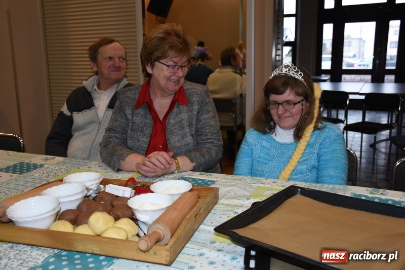 Zdjęcie w galerii na portalu naszraciborz.pl: Święto pieczonego ciasteczka w Tworkowie wiadomości z regionu