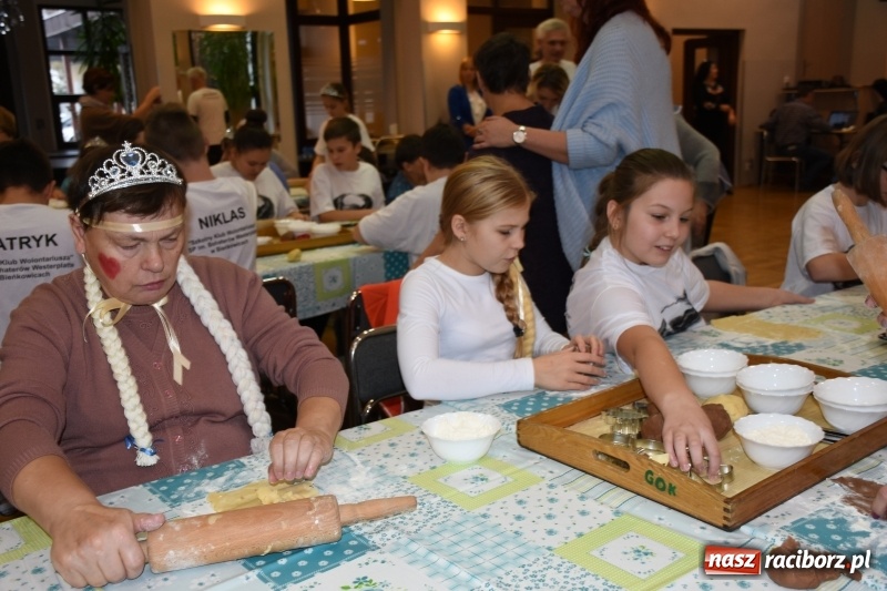 Zdjęcie w galerii na portalu naszraciborz.pl: Święto pieczonego ciasteczka w Tworkowie wiadomości z regionu