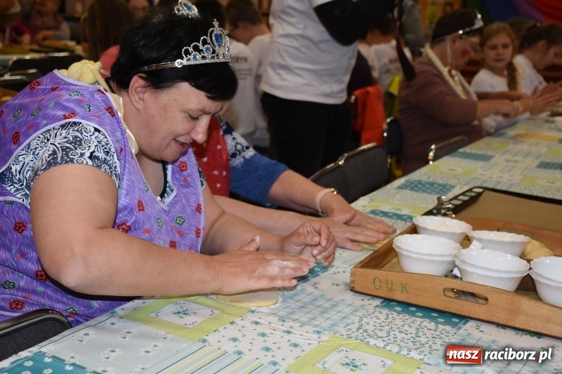Zdjęcie w galerii na portalu naszraciborz.pl: Święto pieczonego ciasteczka w Tworkowie wiadomości z regionu