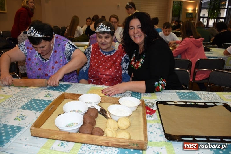 Zdjęcie w galerii na portalu naszraciborz.pl: Święto pieczonego ciasteczka w Tworkowie wiadomości z regionu