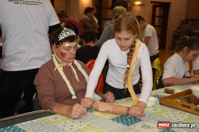 Zdjęcie w galerii na portalu naszraciborz.pl: Święto pieczonego ciasteczka w Tworkowie wiadomości z regionu