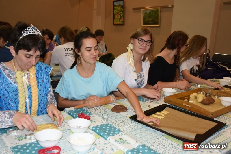 Zdjęcie w galerii na portalu naszraciborz.pl: Święto pieczonego ciasteczka w Tworkowie wiadomości z regionu