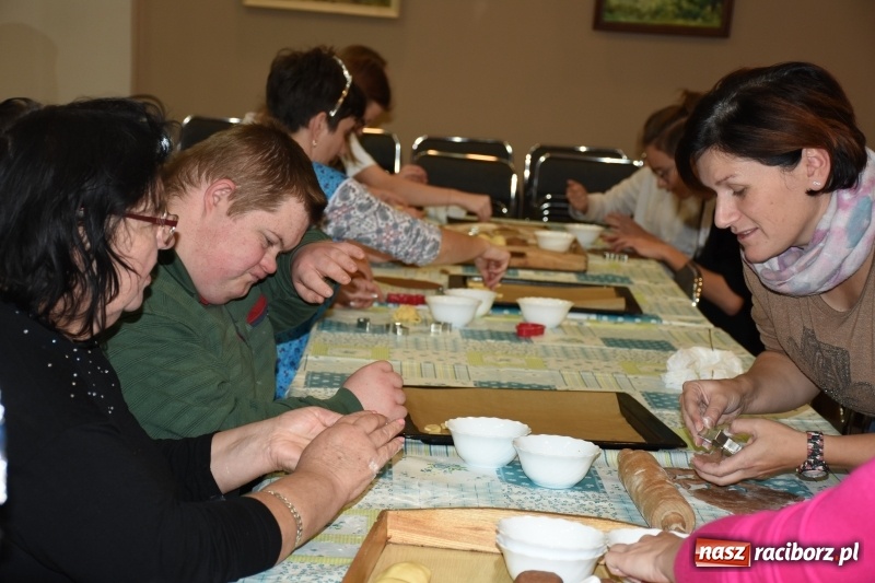 Zdjęcie w galerii na portalu naszraciborz.pl: Święto pieczonego ciasteczka w Tworkowie wiadomości z regionu