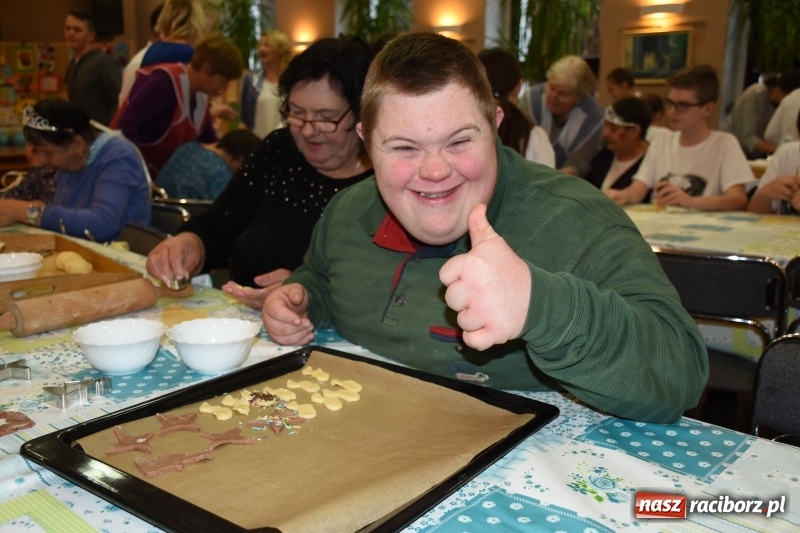 Zdjęcie w galerii na portalu naszraciborz.pl: Święto pieczonego ciasteczka w Tworkowie wiadomości z regionu