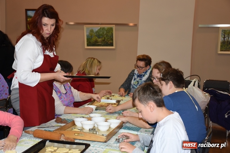 Zdjęcie w galerii na portalu naszraciborz.pl: Święto pieczonego ciasteczka w Tworkowie wiadomości z regionu