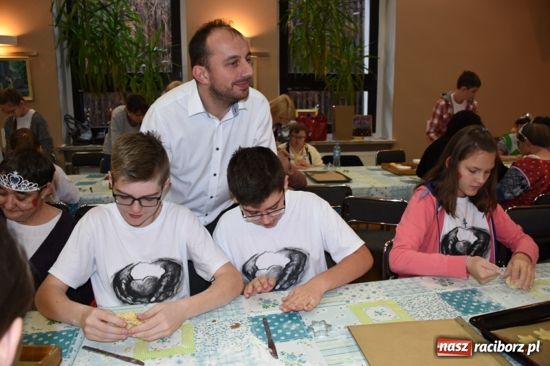 Zdjęcie w galerii na portalu naszraciborz.pl: Święto pieczonego ciasteczka w Tworkowie wiadomości z regionu