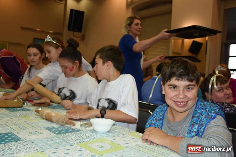 Zdjęcie w galerii na portalu naszraciborz.pl: Święto pieczonego ciasteczka w Tworkowie wiadomości z regionu