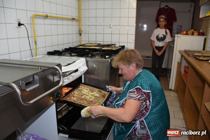Zdjęcie w galerii na portalu naszraciborz.pl: Święto pieczonego ciasteczka w Tworkowie wiadomości z regionu
