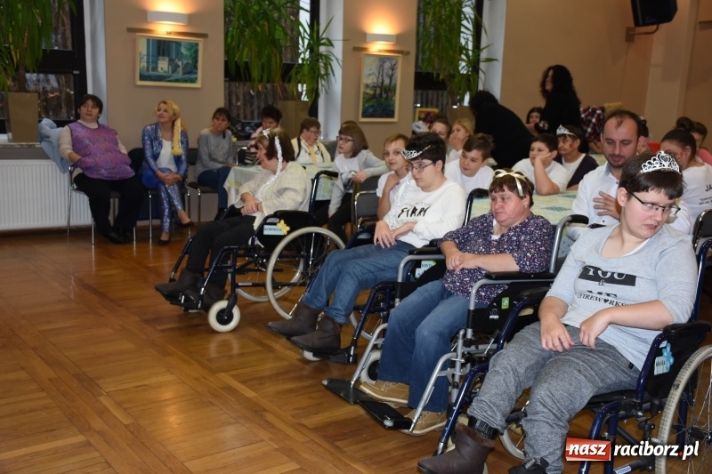 Zdjęcie w galerii na portalu naszraciborz.pl: Święto pieczonego ciasteczka w Tworkowie wiadomości z regionu