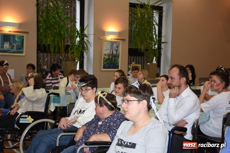 Zdjęcie w galerii na portalu naszraciborz.pl: Święto pieczonego ciasteczka w Tworkowie wiadomości z regionu