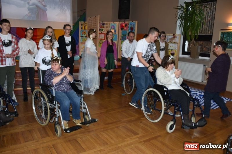 Zdjęcie w galerii na portalu naszraciborz.pl: Święto pieczonego ciasteczka w Tworkowie wiadomości z regionu