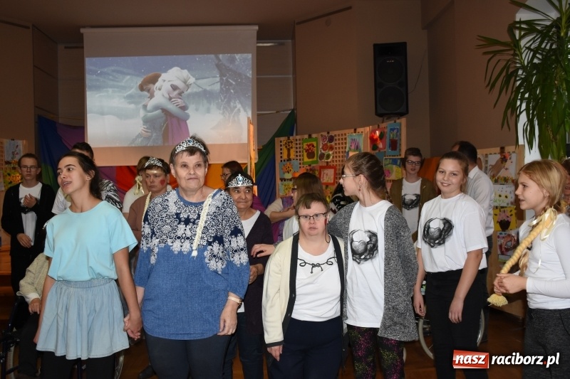 Zdjęcie w galerii na portalu naszraciborz.pl: Święto pieczonego ciasteczka w Tworkowie wiadomości z regionu