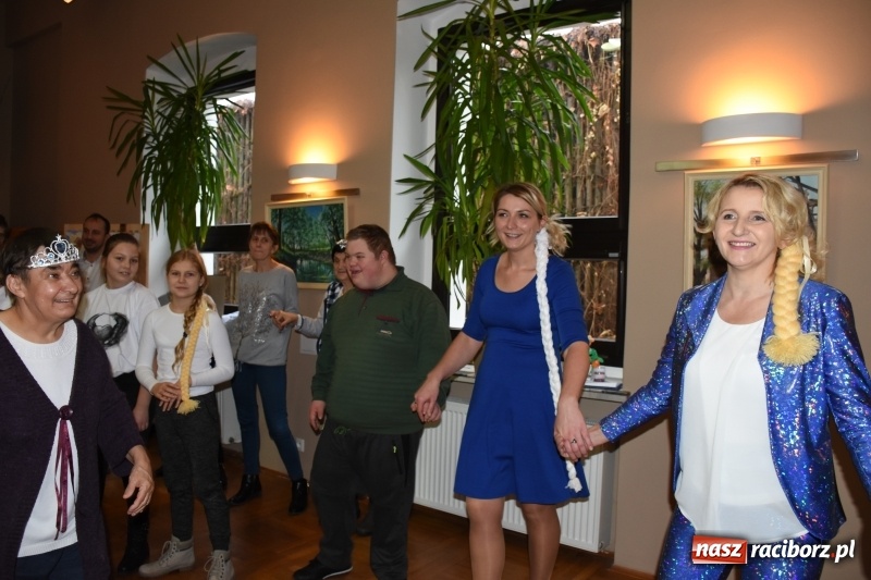 Zdjęcie w galerii na portalu naszraciborz.pl: Święto pieczonego ciasteczka w Tworkowie wiadomości z regionu