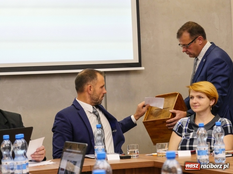 Zdjęcie w galerii na portalu naszraciborz.pl: Rada Gminy Kornowac nowej kadencji rozpoczęła pracę wiadomości z regionu
