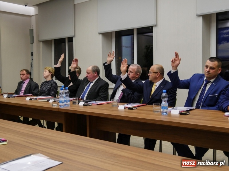 Zdjęcie w galerii na portalu naszraciborz.pl: Rada Gminy Kornowac nowej kadencji rozpoczęła pracę wiadomości z regionu