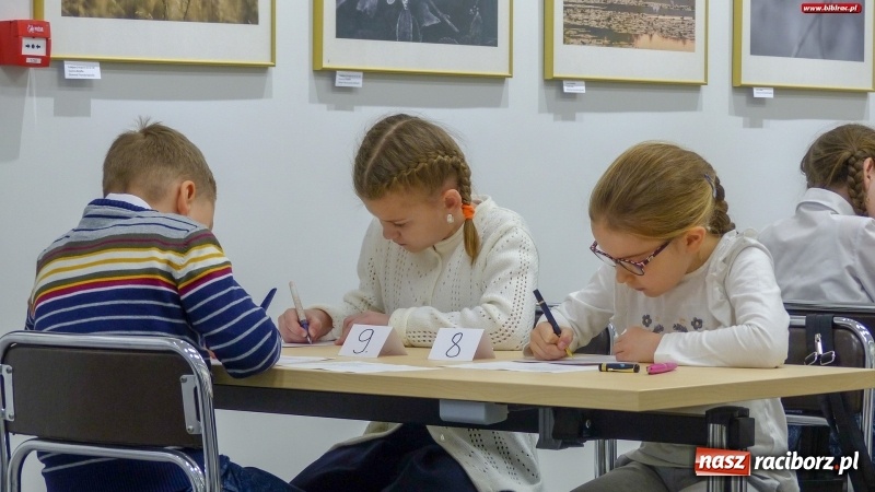 Zdjęcie w galerii na portalu naszraciborz.pl: Powiatowy Konkurs Pięknego Pisania Zostań Mistrzem kaligrafii wiadomości z regionu