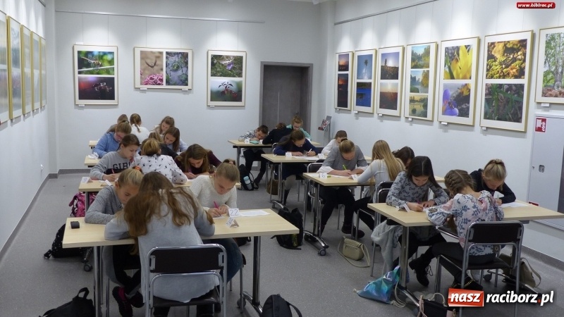 Zdjęcie w galerii na portalu naszraciborz.pl: Powiatowy Konkurs Pięknego Pisania Zostań Mistrzem kaligrafii wiadomości z regionu