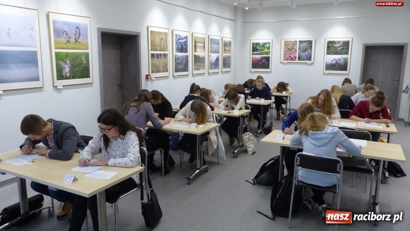 Zdjęcie w galerii na portalu naszraciborz.pl: Powiatowy Konkurs Pięknego Pisania Zostań Mistrzem kaligrafii wiadomości z regionu