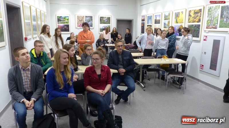 Zdjęcie w galerii na portalu naszraciborz.pl: Powiatowy Konkurs Pięknego Pisania Zostań Mistrzem kaligrafii wiadomości z regionu