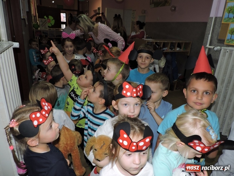 Zdjęcie w galerii na portalu naszraciborz.pl: 90 lat Myszki Miki w nowej sali Przedszkola nr 16 w Raciborzu-Brzeziu wiadomości z regionu