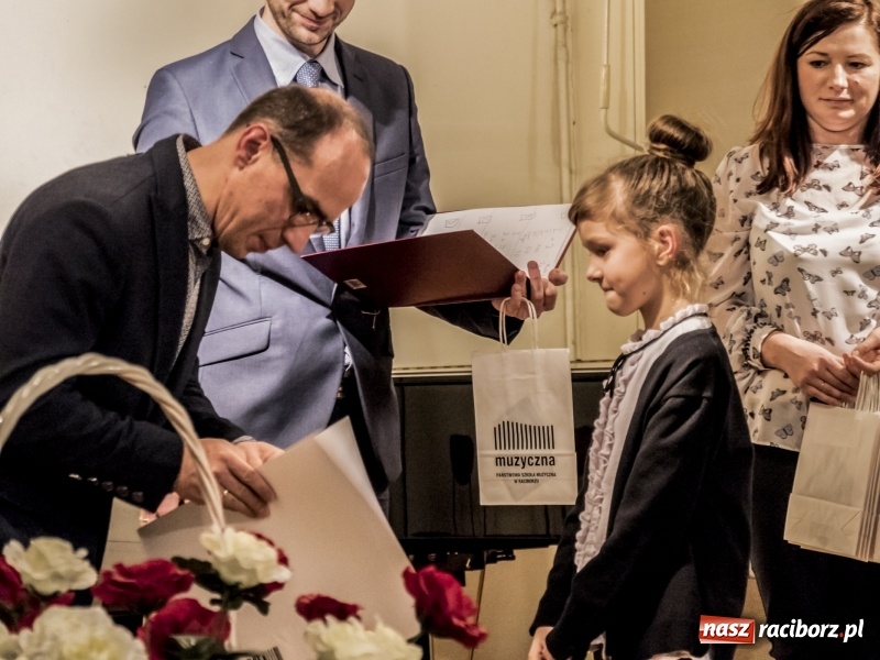 Zdjęcie w galerii na portalu naszraciborz.pl: Raciborski konkurs akordeonowy. Amalgalis na finał  wiadomości z regionu