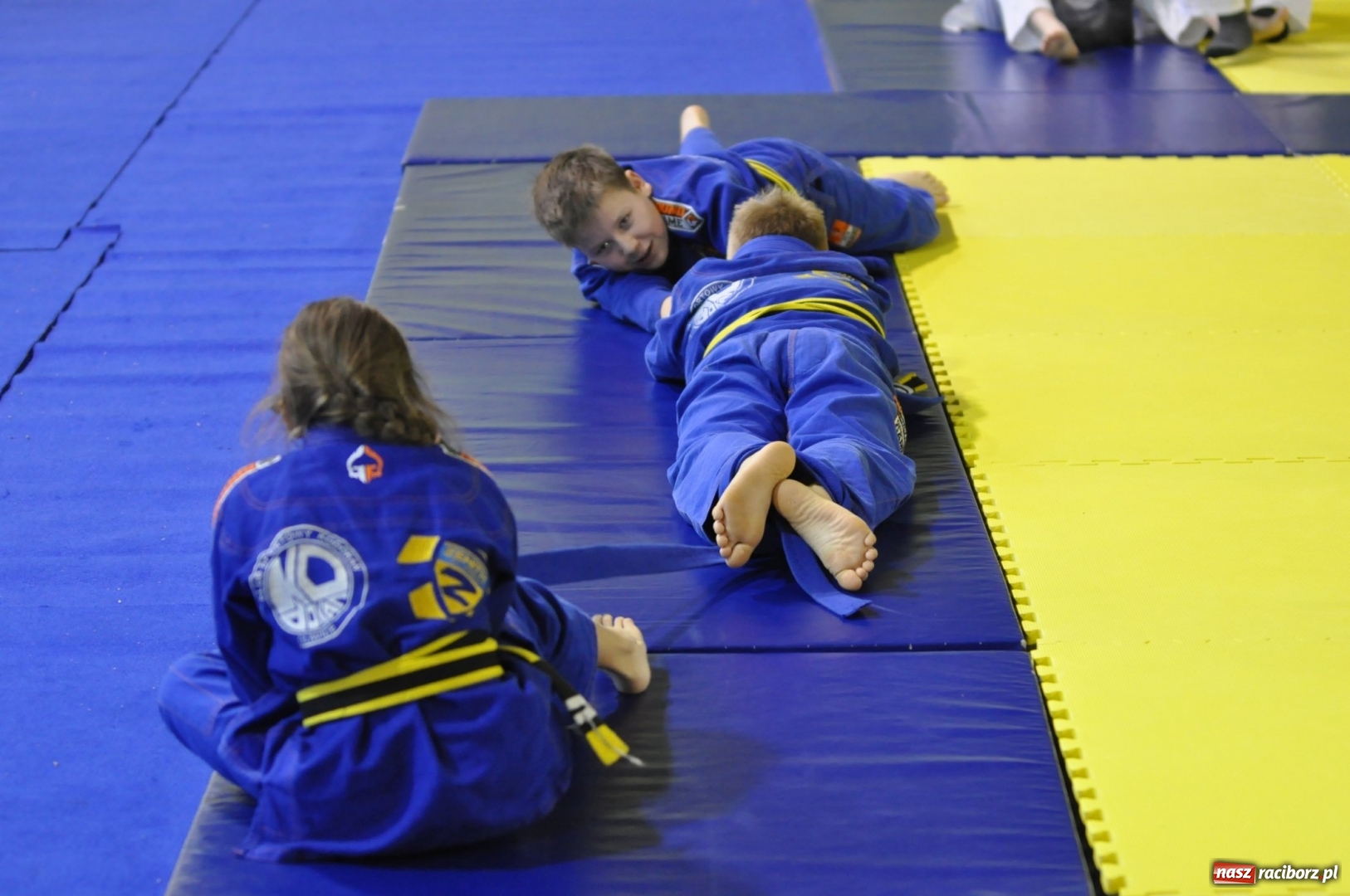 Zdjęcie w galerii na portalu naszraciborz.pl: Ogólnopolska liga dzieci i młodzieży w ju-jitsu na matach w Kuźni Raciborskiej wiadomości z regionu