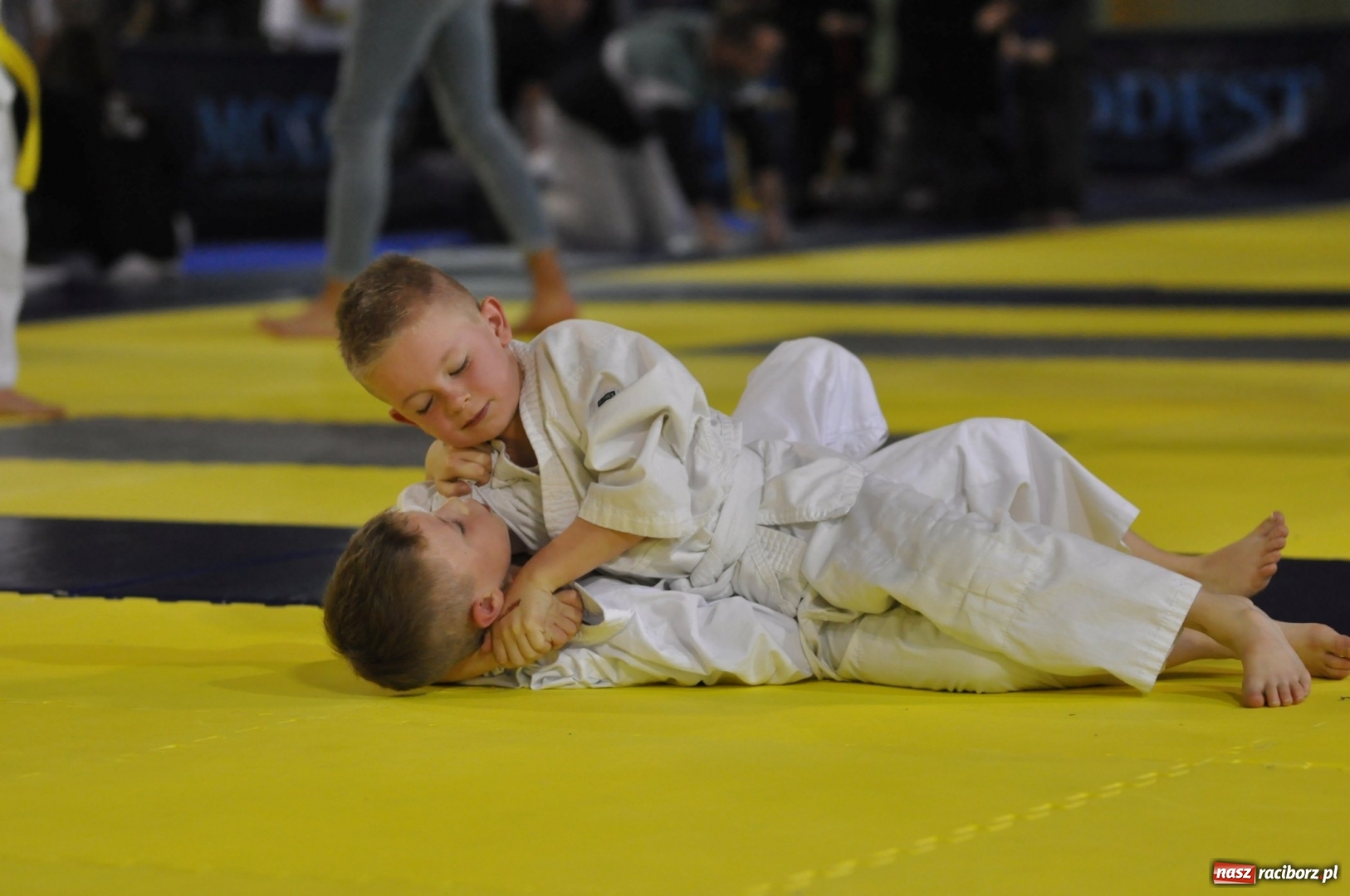 Zdjęcie w galerii na portalu naszraciborz.pl: Ogólnopolska liga dzieci i młodzieży w ju-jitsu na matach w Kuźni Raciborskiej wiadomości z regionu