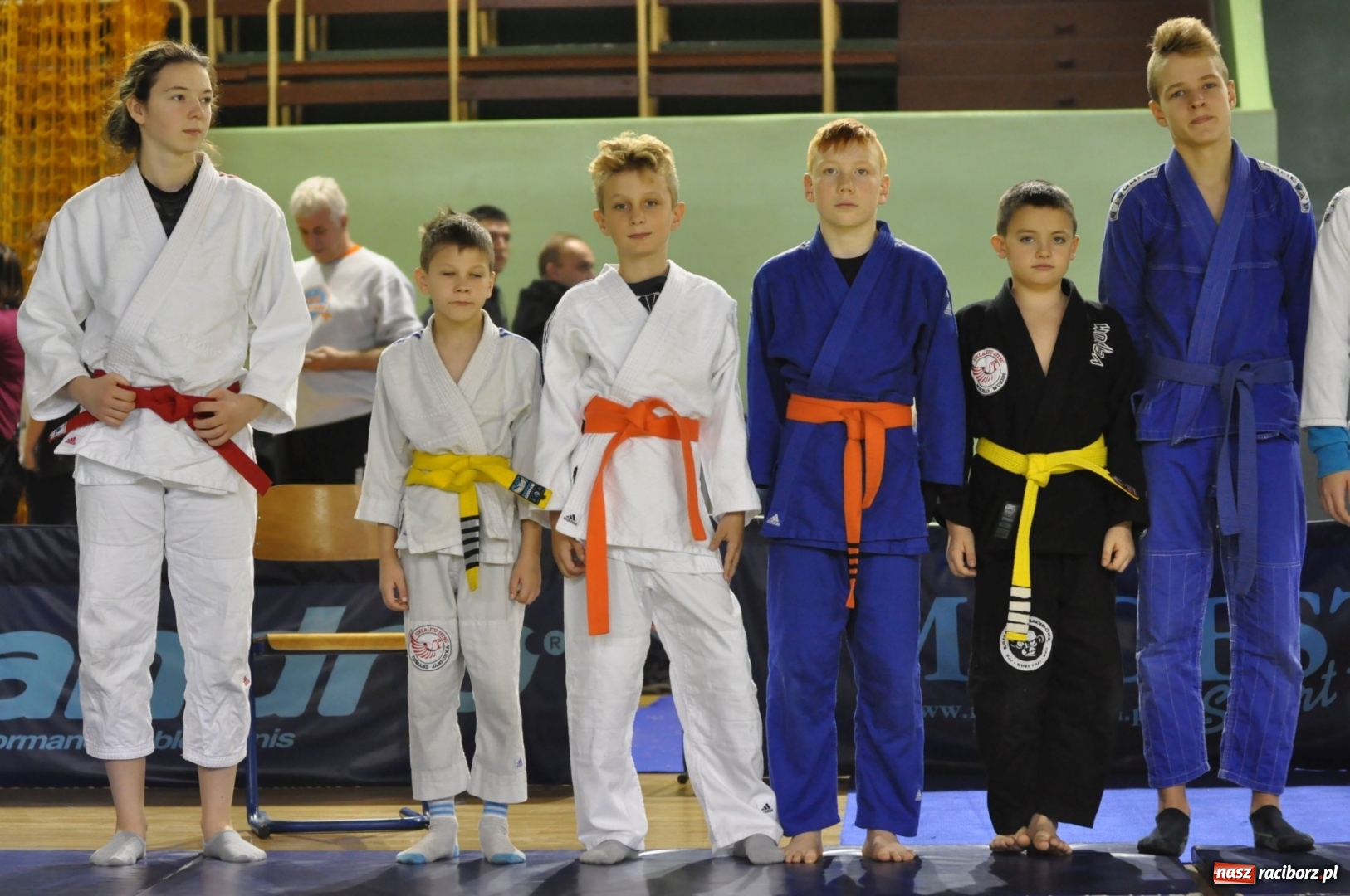 Zdjęcie w galerii na portalu naszraciborz.pl: Ogólnopolska liga dzieci i młodzieży w ju-jitsu na matach w Kuźni Raciborskiej wiadomości z regionu