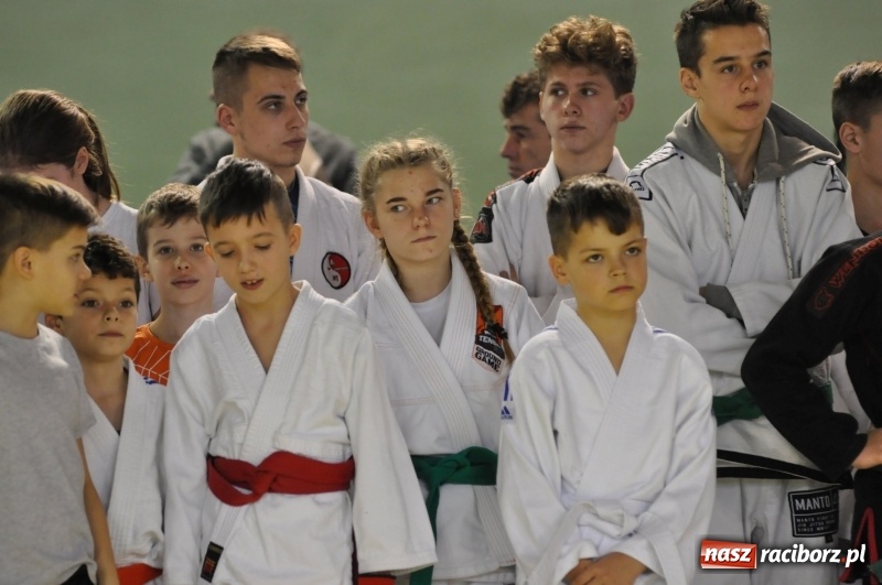 Zdjęcie w galerii na portalu naszraciborz.pl: Ogólnopolska liga dzieci i młodzieży w ju-jitsu na matach w Kuźni Raciborskiej wiadomości z regionu