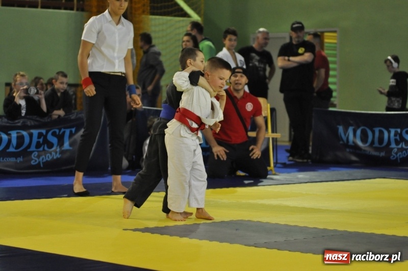 Zdjęcie w galerii na portalu naszraciborz.pl: Ogólnopolska liga dzieci i młodzieży w ju-jitsu na matach w Kuźni Raciborskiej wiadomości z regionu