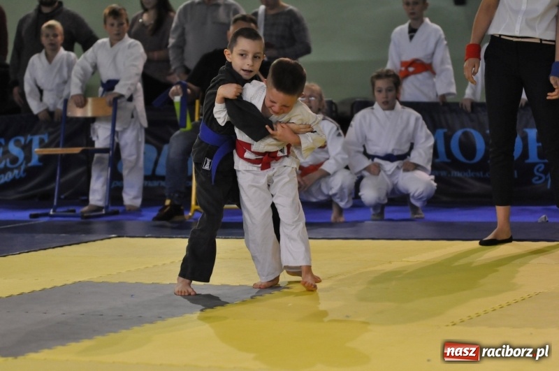 Zdjęcie w galerii na portalu naszraciborz.pl: Ogólnopolska liga dzieci i młodzieży w ju-jitsu na matach w Kuźni Raciborskiej wiadomości z regionu