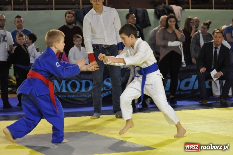 Zdjęcie w galerii na portalu naszraciborz.pl: Ogólnopolska liga dzieci i młodzieży w ju-jitsu na matach w Kuźni Raciborskiej wiadomości z regionu