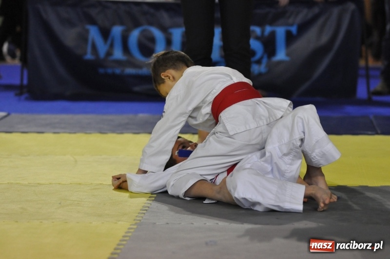 Zdjęcie w galerii na portalu naszraciborz.pl: Ogólnopolska liga dzieci i młodzieży w ju-jitsu na matach w Kuźni Raciborskiej wiadomości z regionu