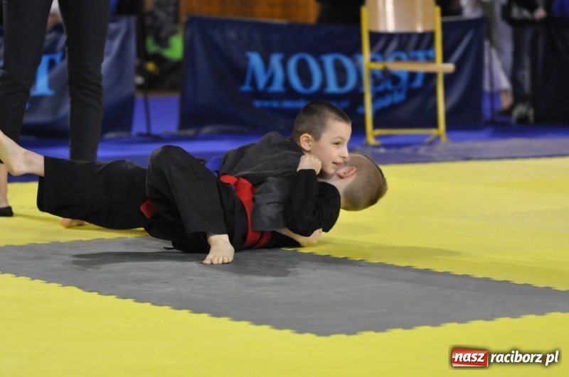 Zdjęcie w galerii na portalu naszraciborz.pl: Ogólnopolska liga dzieci i młodzieży w ju-jitsu na matach w Kuźni Raciborskiej wiadomości z regionu