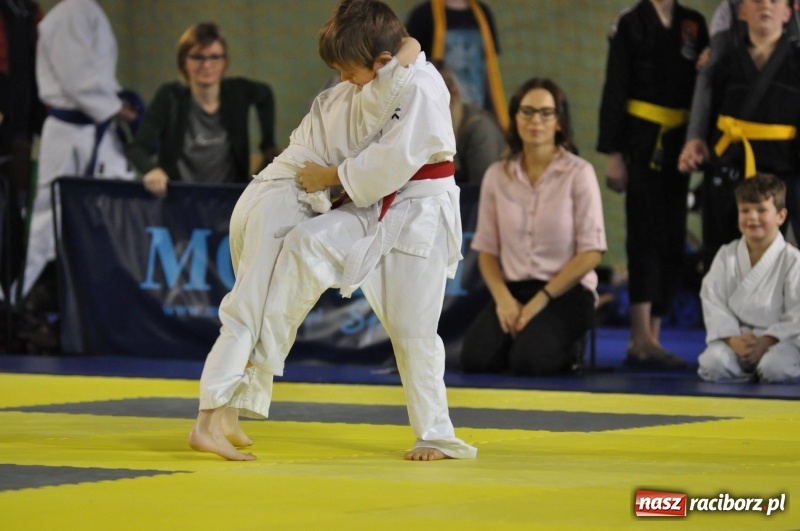 Zdjęcie w galerii na portalu naszraciborz.pl: Ogólnopolska liga dzieci i młodzieży w ju-jitsu na matach w Kuźni Raciborskiej wiadomości z regionu