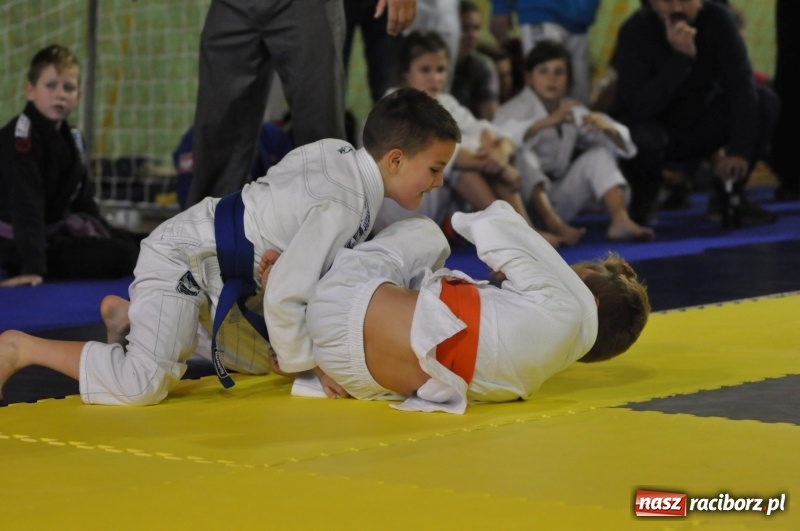 Zdjęcie w galerii na portalu naszraciborz.pl: Ogólnopolska liga dzieci i młodzieży w ju-jitsu na matach w Kuźni Raciborskiej wiadomości z regionu