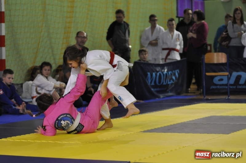 Zdjęcie w galerii na portalu naszraciborz.pl: Ogólnopolska liga dzieci i młodzieży w ju-jitsu na matach w Kuźni Raciborskiej wiadomości z regionu